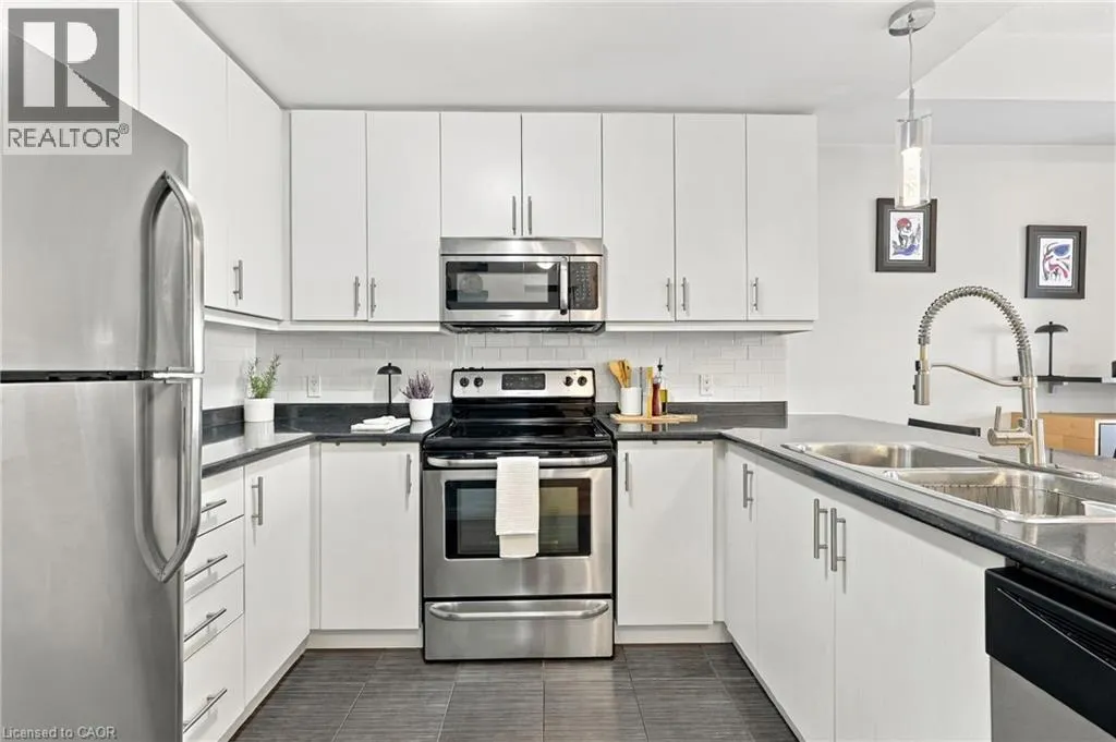 4 WATERVIEW Drive