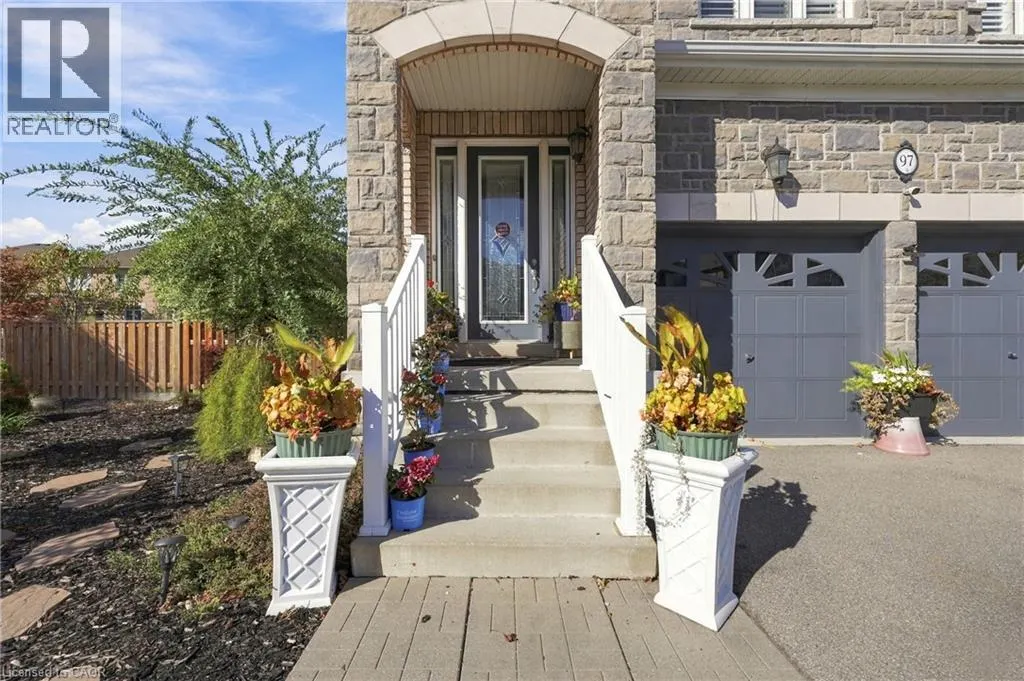 97 NARBONNE Crescent
