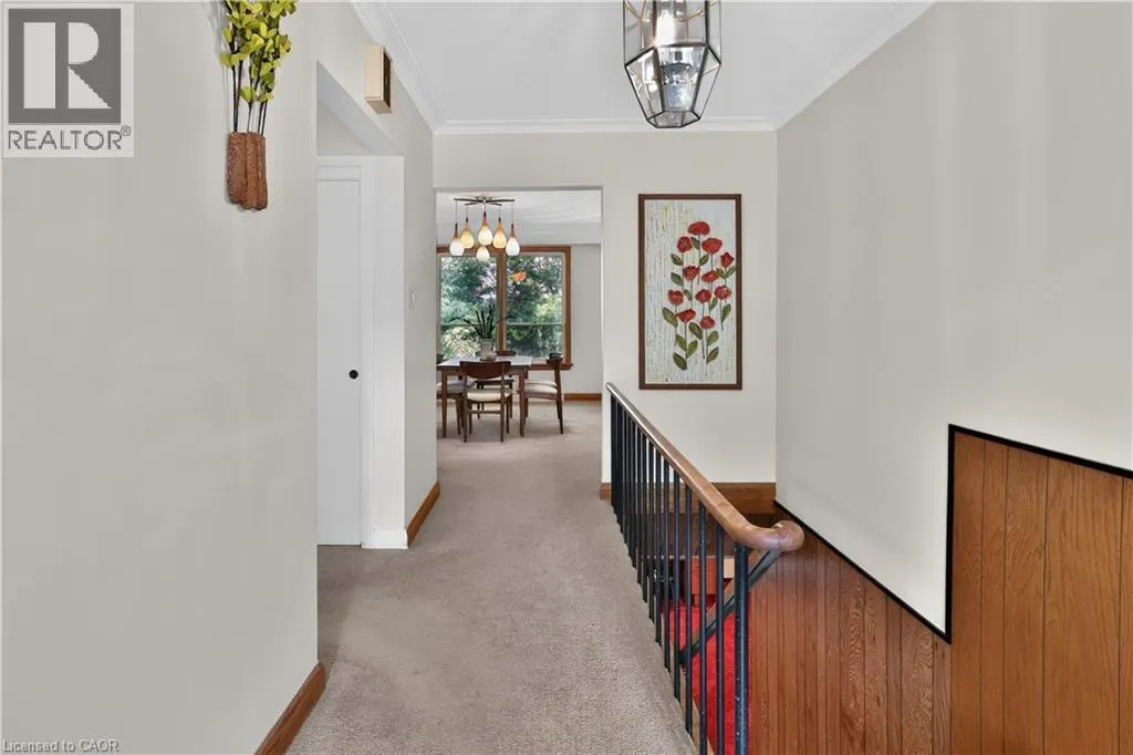 2086 GLENFOREST Crescent