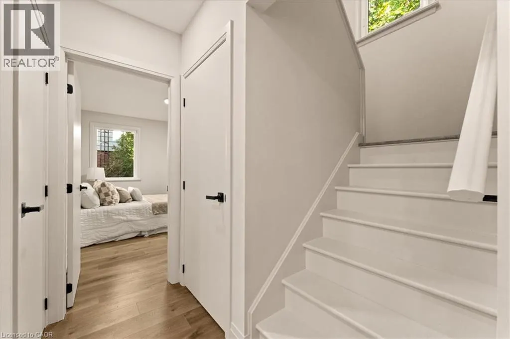 39 WEST 21ST Street