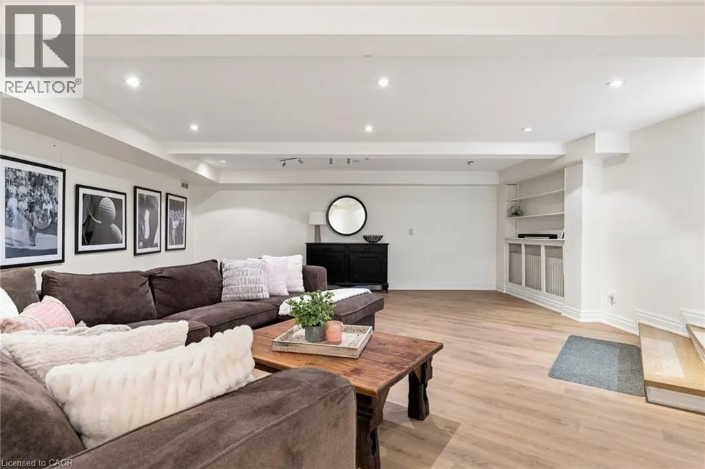 105 WHITTINGTON Place