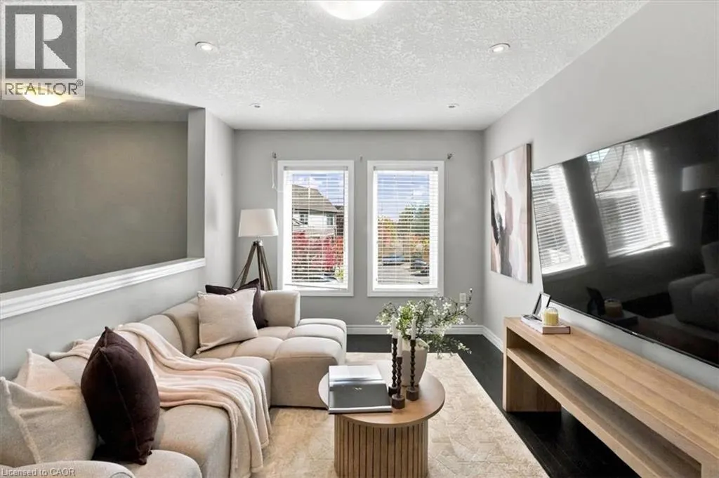 70 WILLOWRUN Drive Unit# M1 #M1