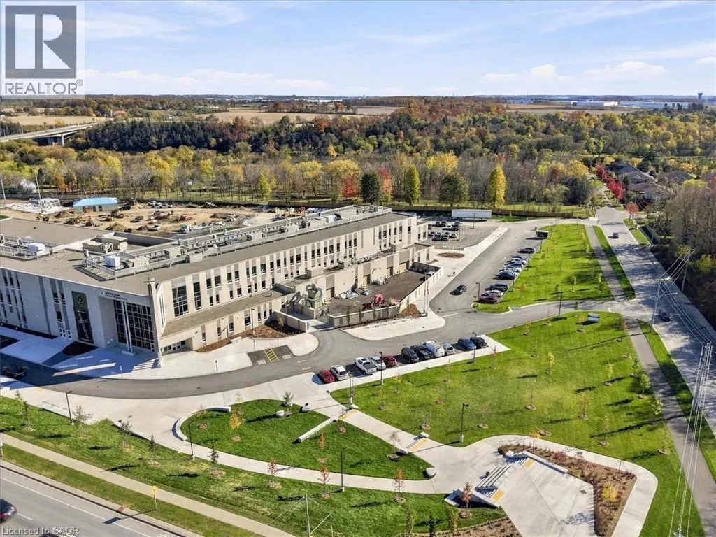 70 WILLOWRUN Drive Unit# M1 #M1