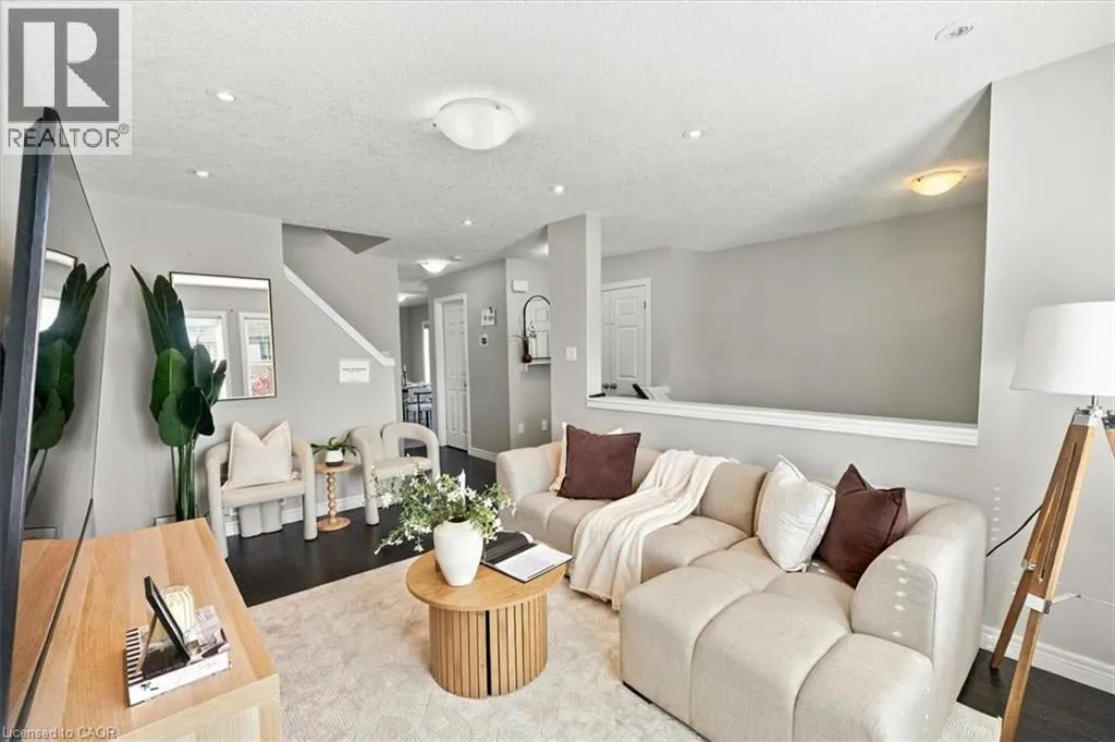 70 WILLOWRUN Drive Unit# M1 #M1