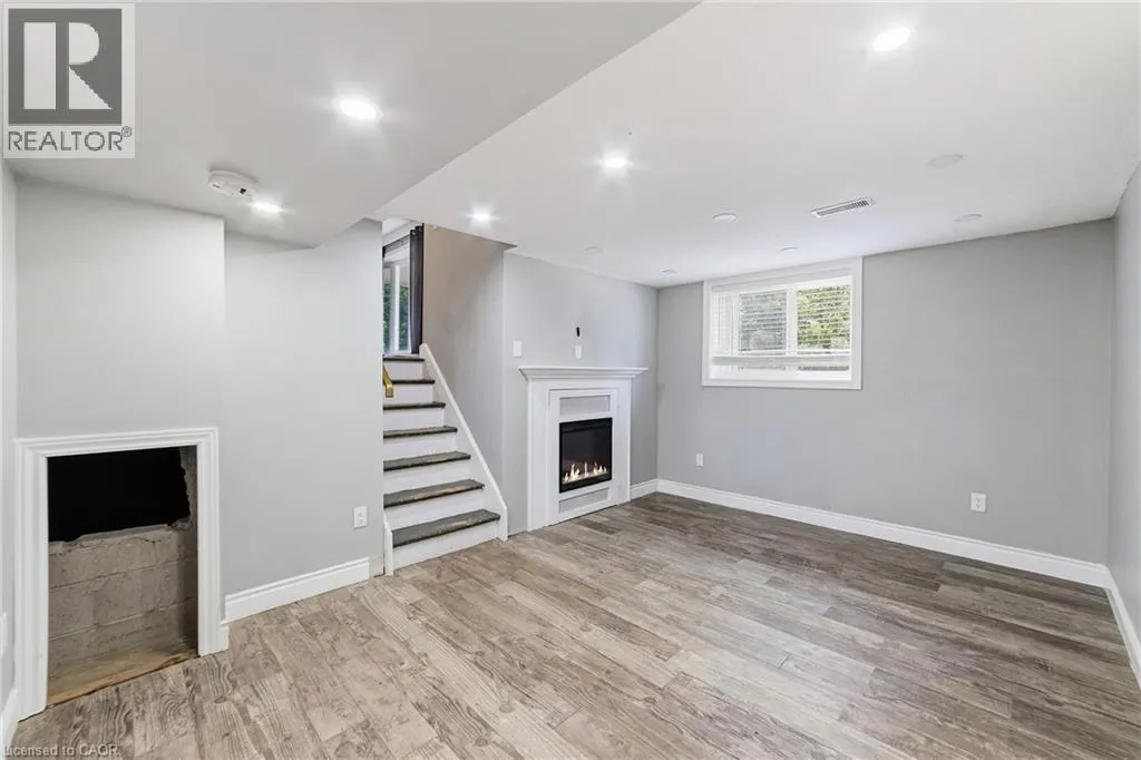 205 SUNNYRIDGE Road