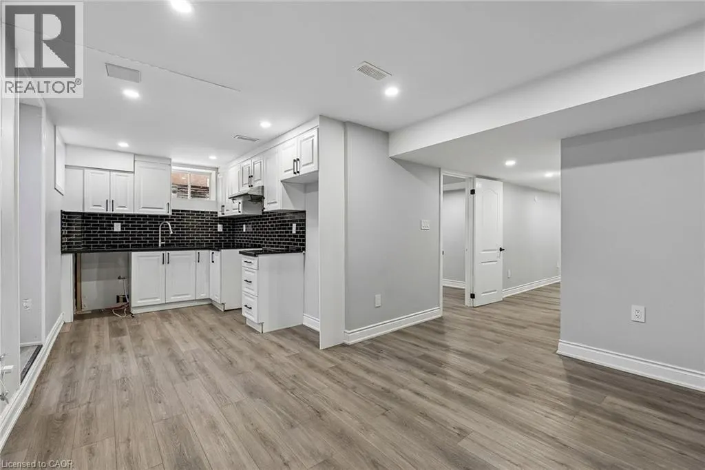 16 ALEXANDRA Drive