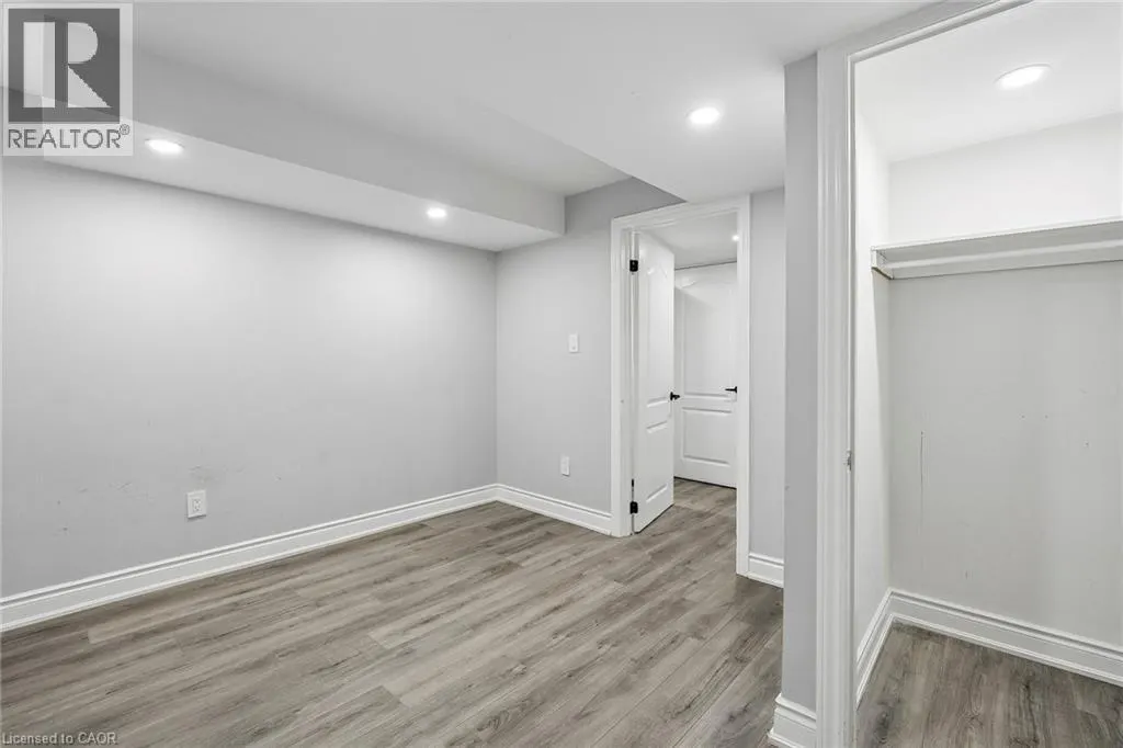 16 ALEXANDRA Drive