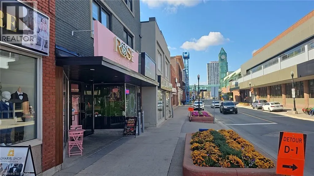 185 KING Street E
