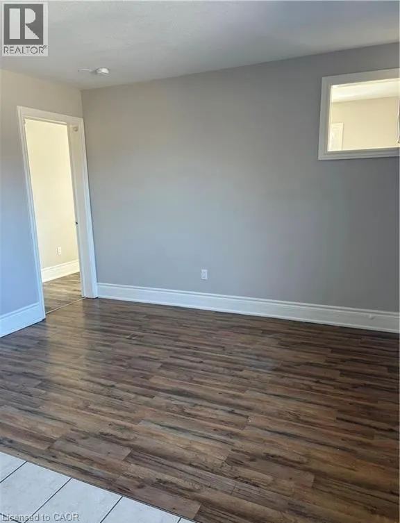 81 DUNDAS Street