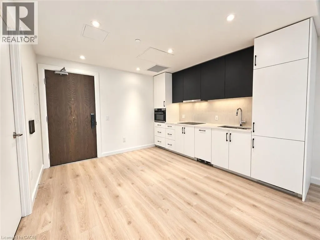 741 KING Street W Unit# 1705 #1705