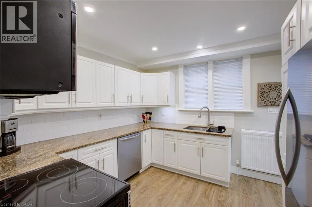96 JOHN Street W Unit# MAIN #MAIN