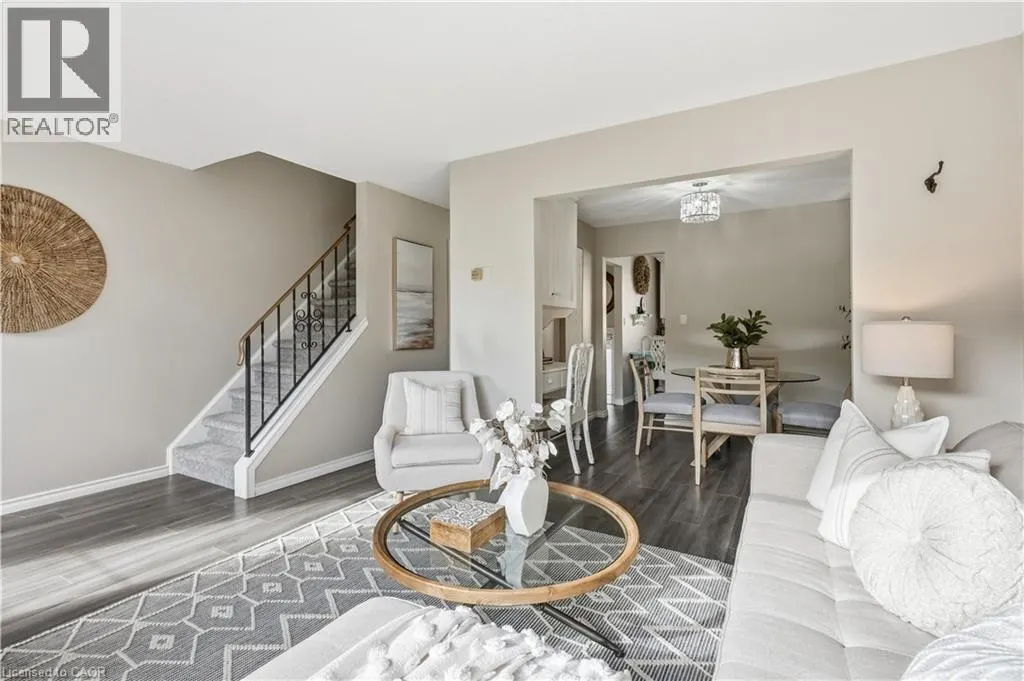 66 SUMMERCREST Drive Unit# 14 #14