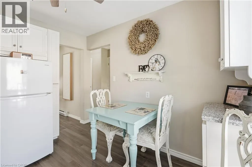 66 SUMMERCREST Drive Unit# 14 #14