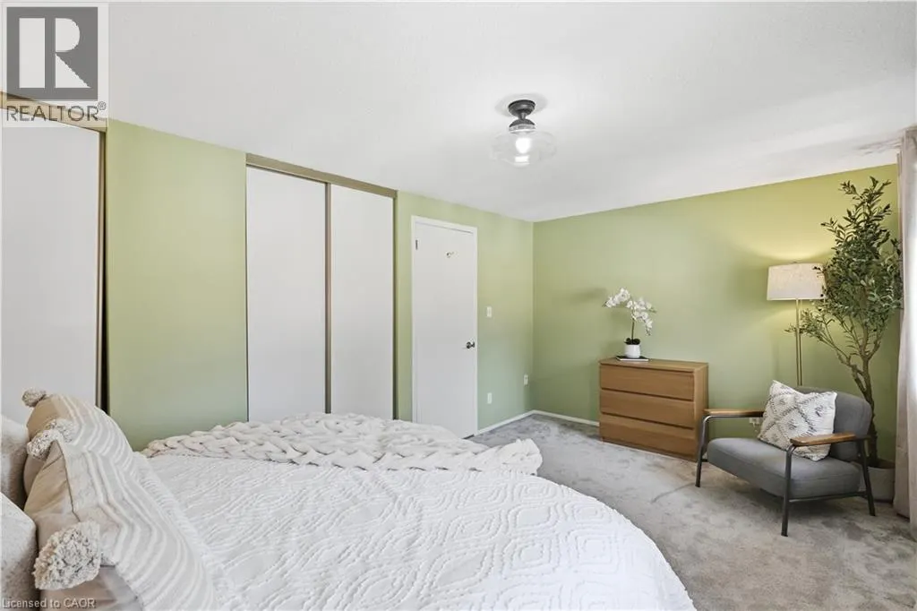 66 SUMMERCREST Drive Unit# 14 #14