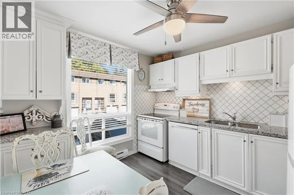 66 SUMMERCREST Drive Unit# 14 #14