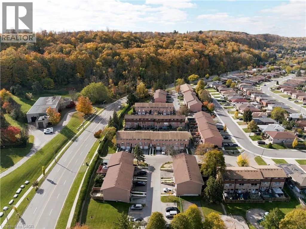 66 SUMMERCREST Drive Unit# 14 #14