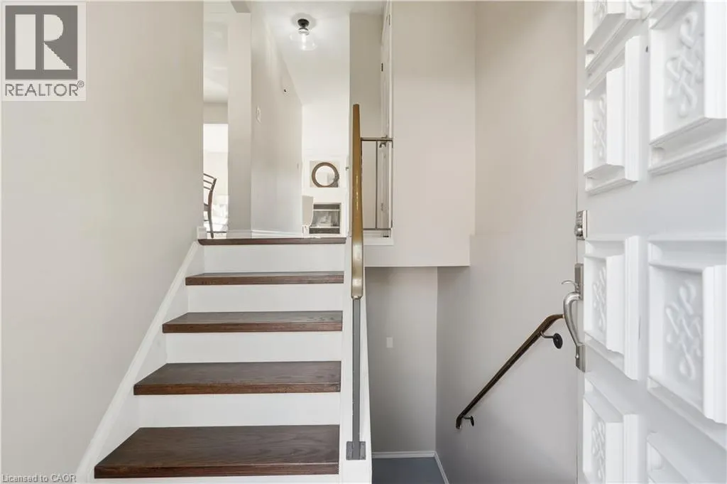 66 SUMMERCREST Drive Unit# 14 #14