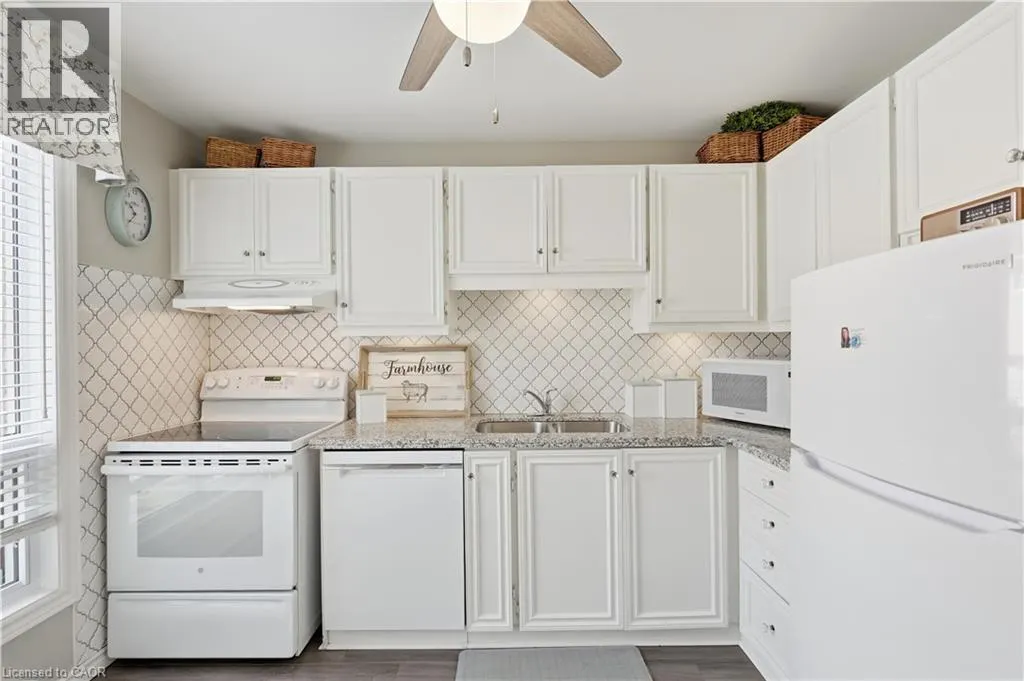 66 SUMMERCREST Drive Unit# 14 #14