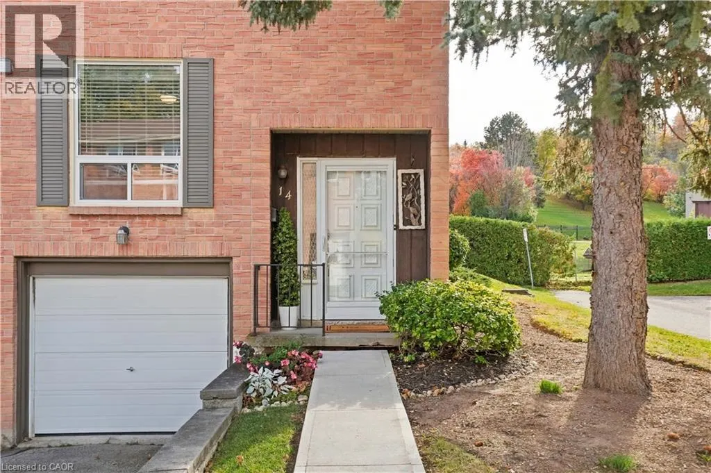66 SUMMERCREST Drive Unit# 14 #14