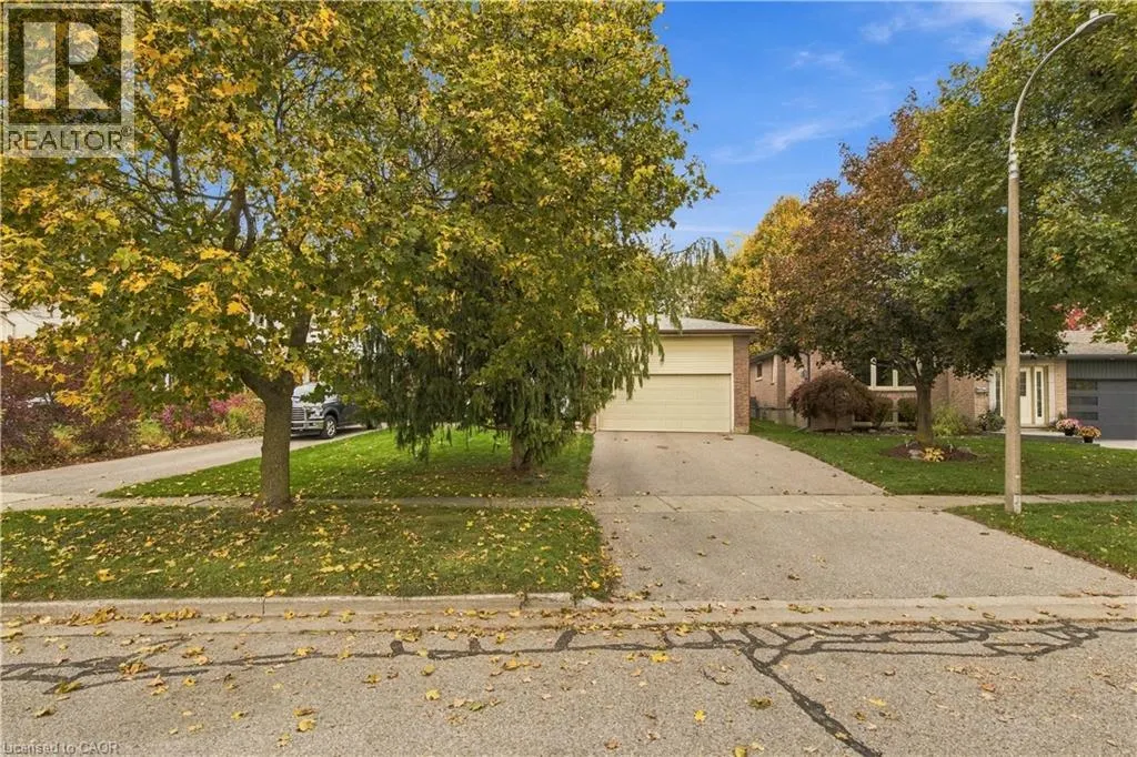 30 CARLYLE Place