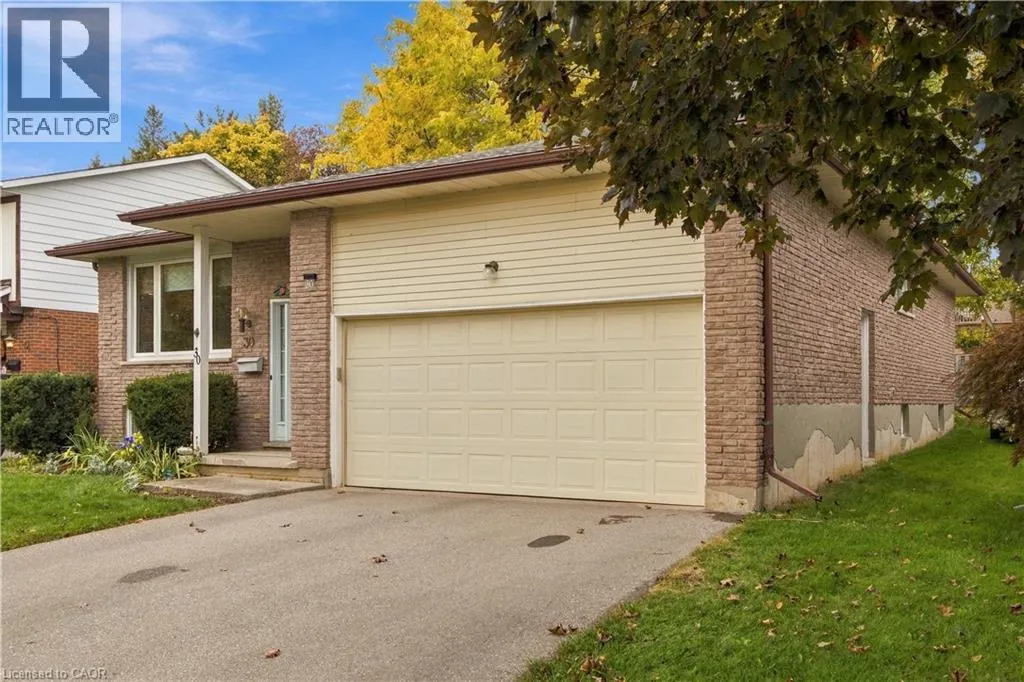 30 CARLYLE Place