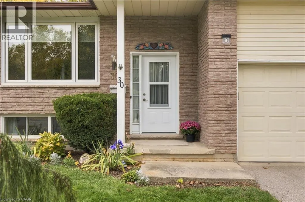 30 CARLYLE Place