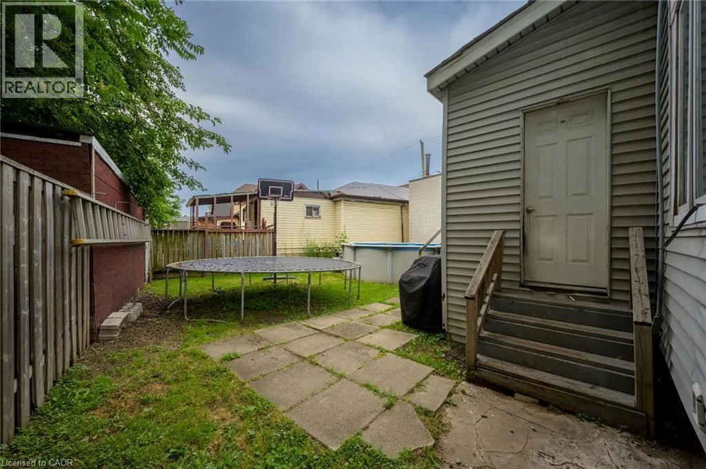 372 BEACH Road