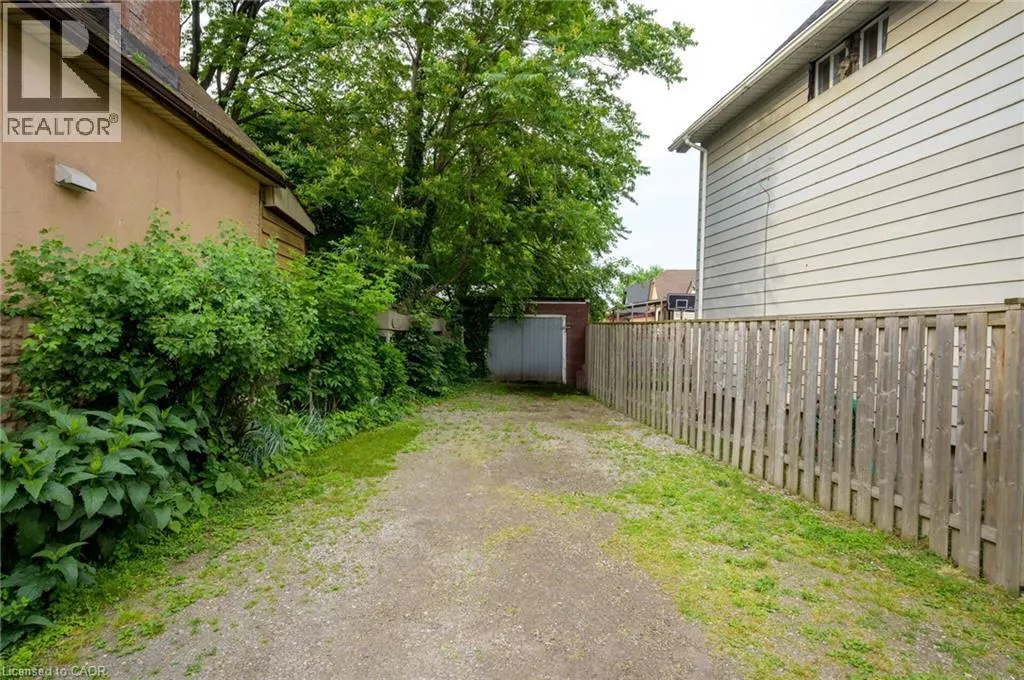 372 BEACH Road