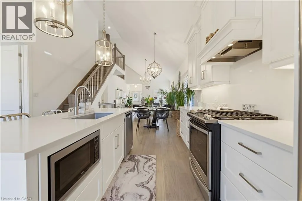 744 NELSON Street Unit# 11 #11