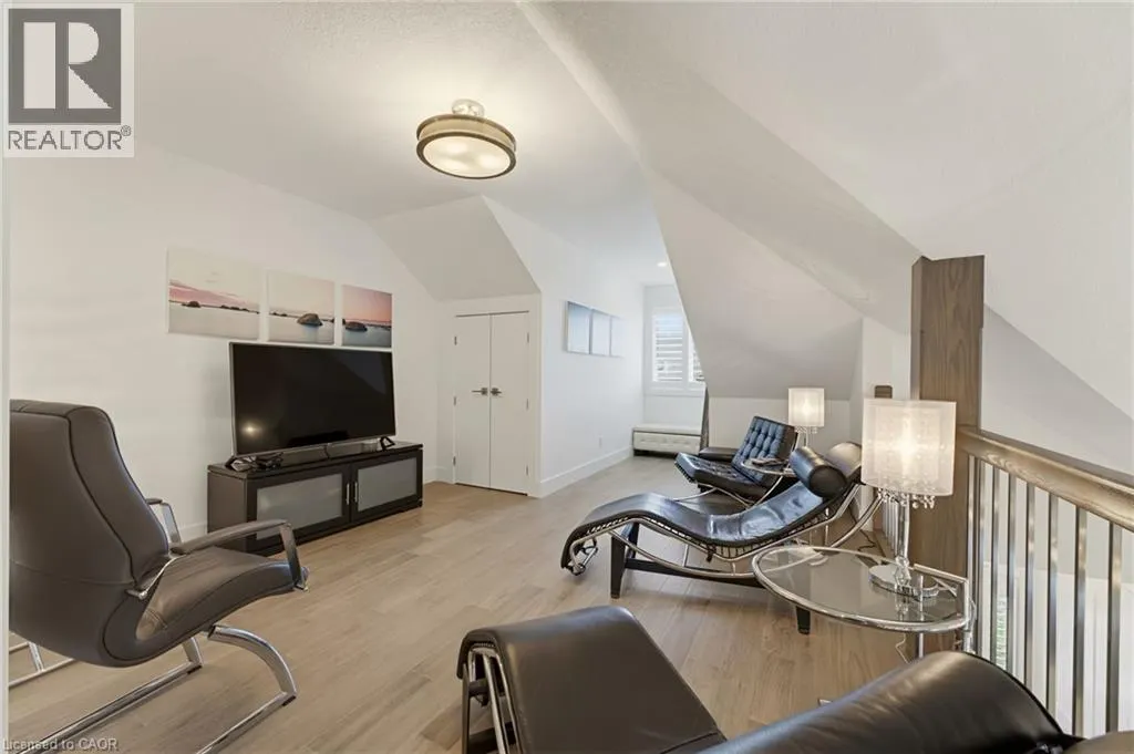 744 NELSON Street Unit# 11 #11