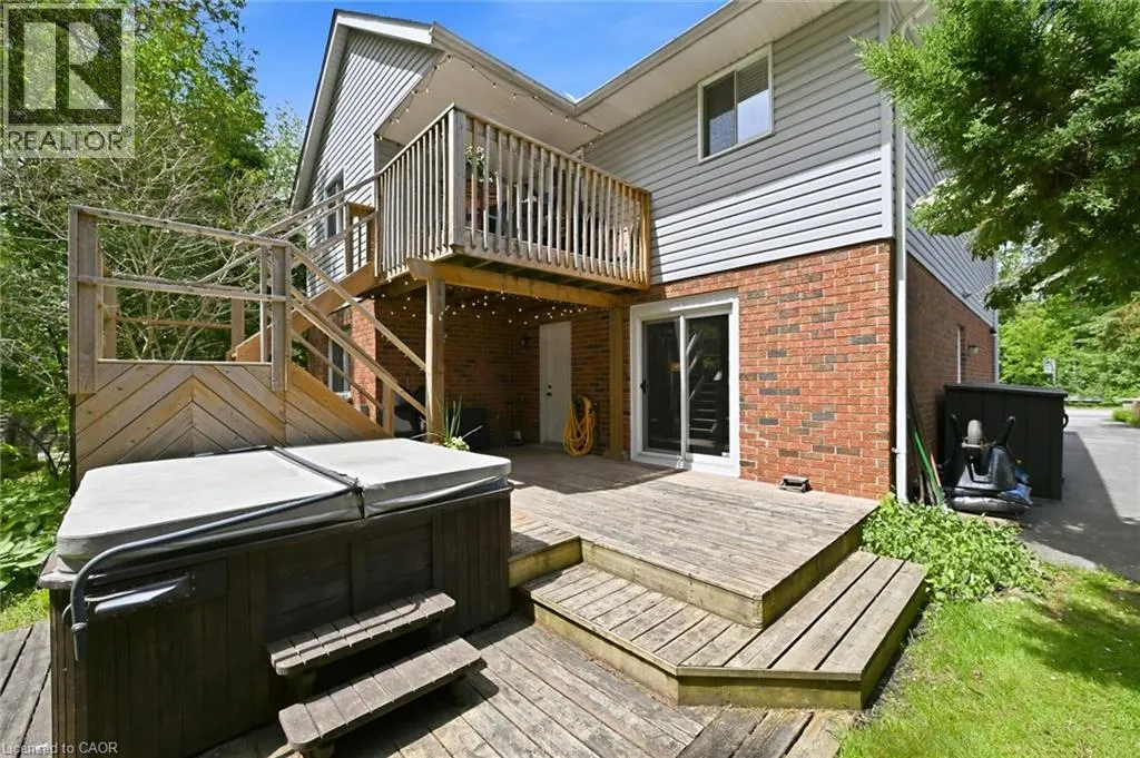 28 ROUSSEAUX Street