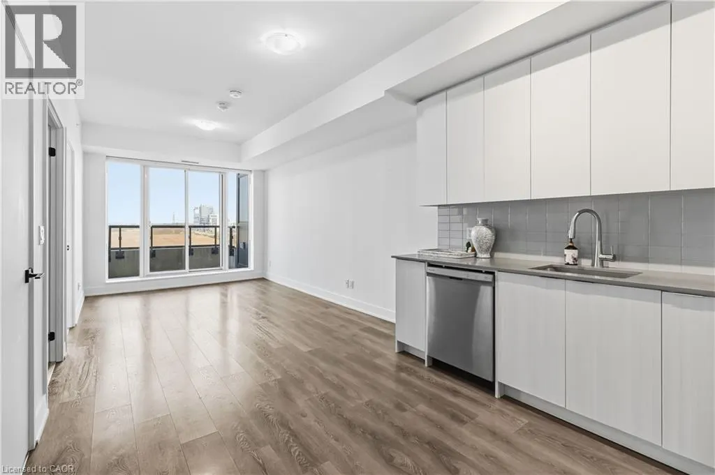 2489 TAUNTON Road Unit# 815 #815