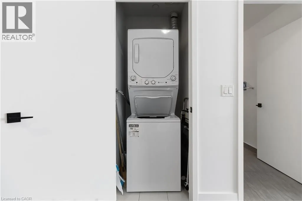 2489 TAUNTON Road Unit# 815 #815