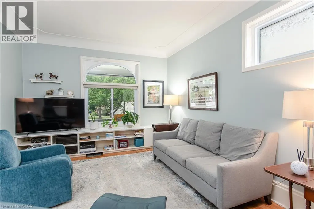 32 SAMUEL Street