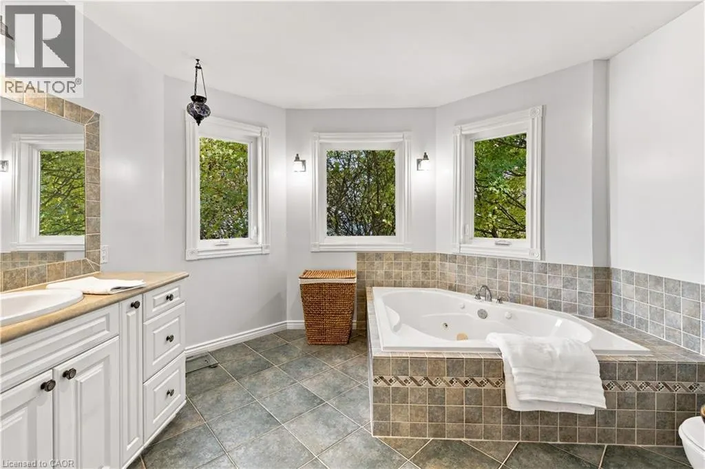 575 HEMINGWAY Place