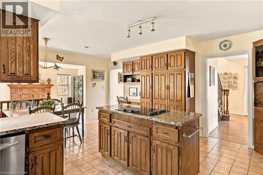 575 HEMINGWAY Place