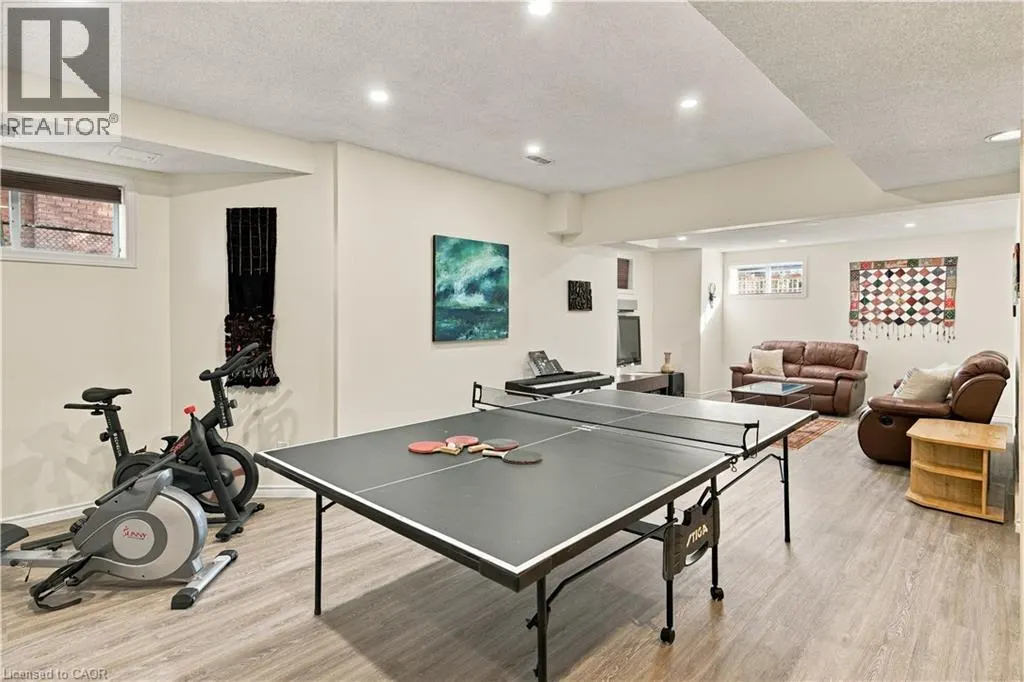 575 HEMINGWAY Place