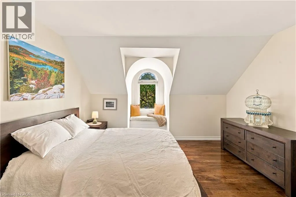 575 HEMINGWAY Place