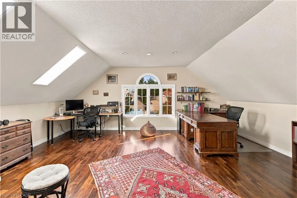 575 HEMINGWAY Place