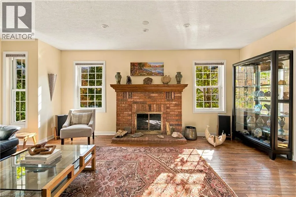 575 HEMINGWAY Place