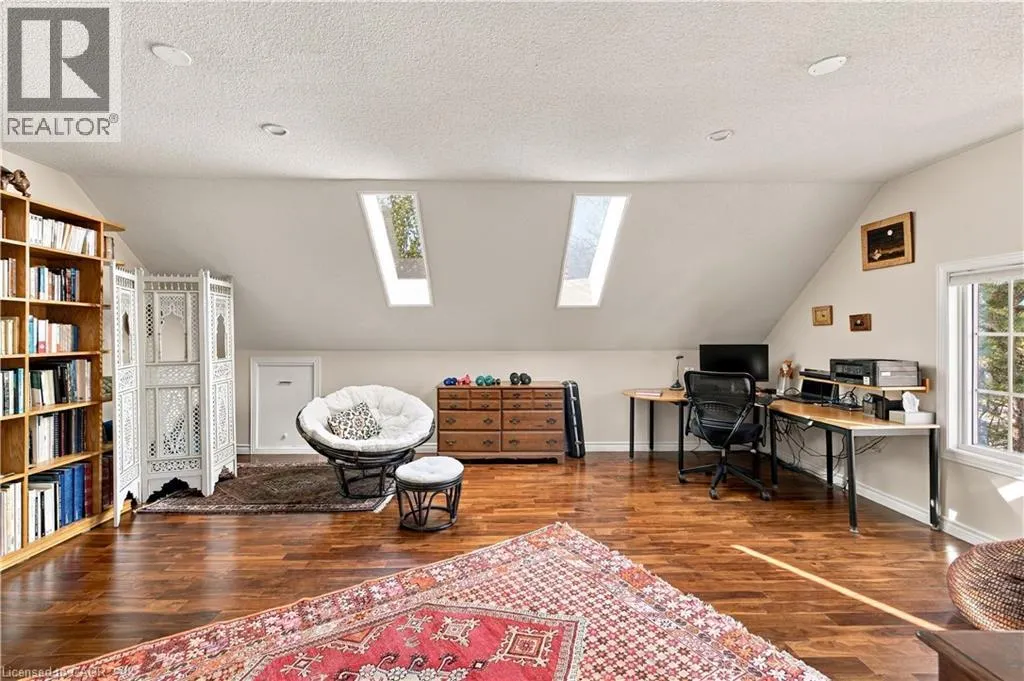 575 HEMINGWAY Place