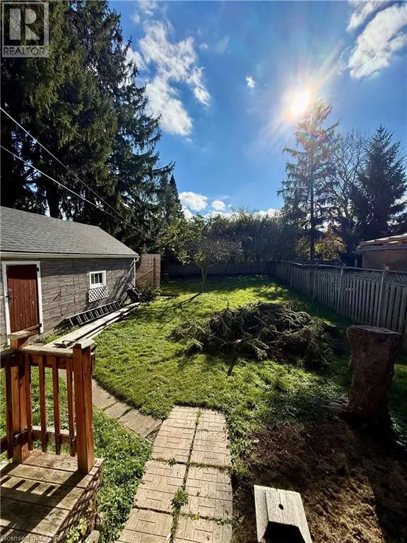 27 POLLOCK Avenue
