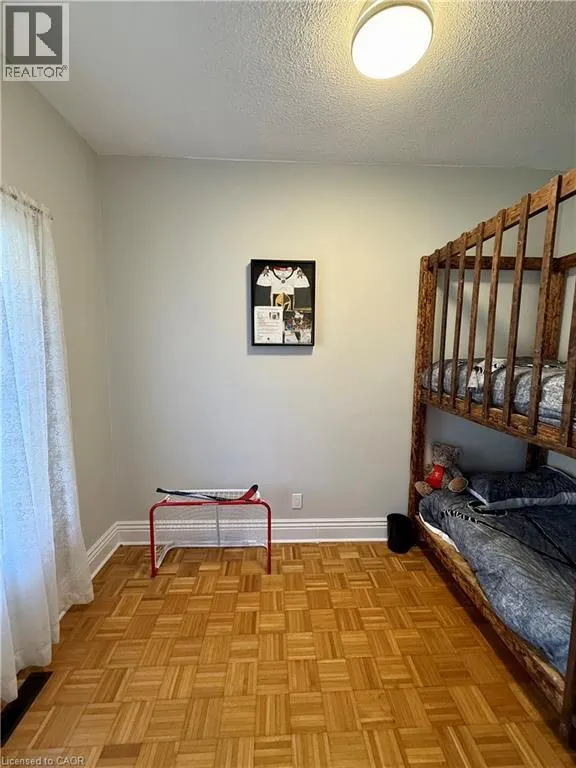 27 POLLOCK Avenue