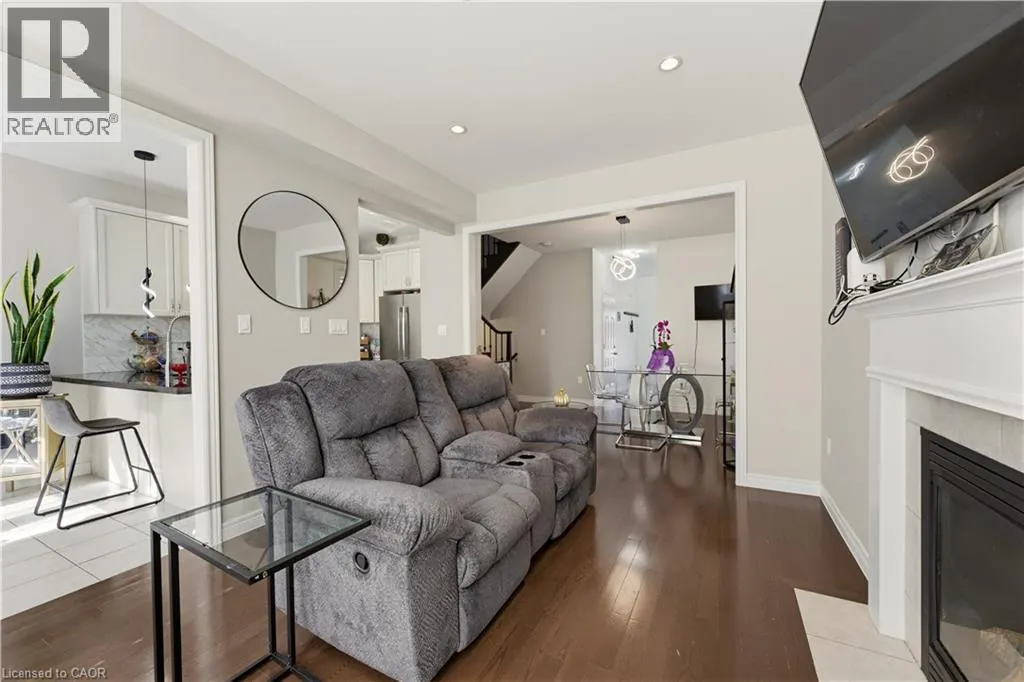 58 SUMMERBERRY Way