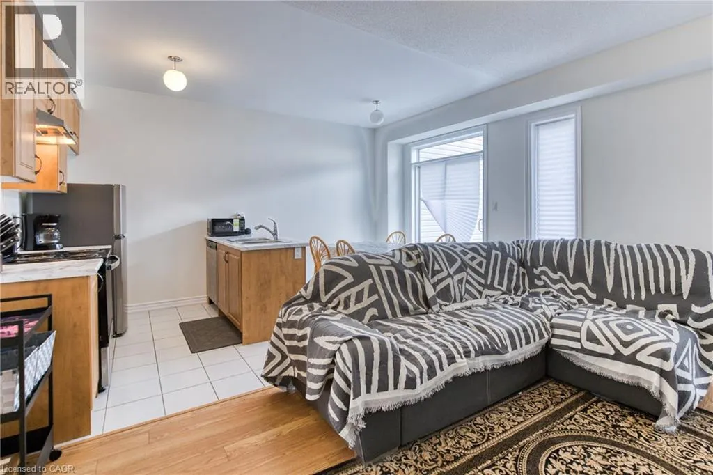 12 HYLTON Drive