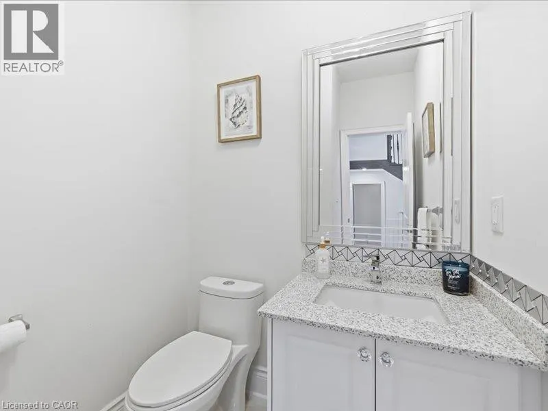 39 AVANTI Crescent