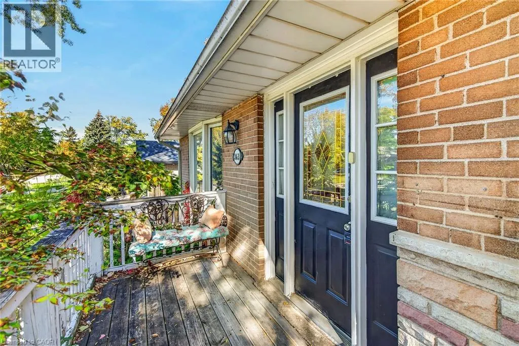 363 DUNCOMBE Drive