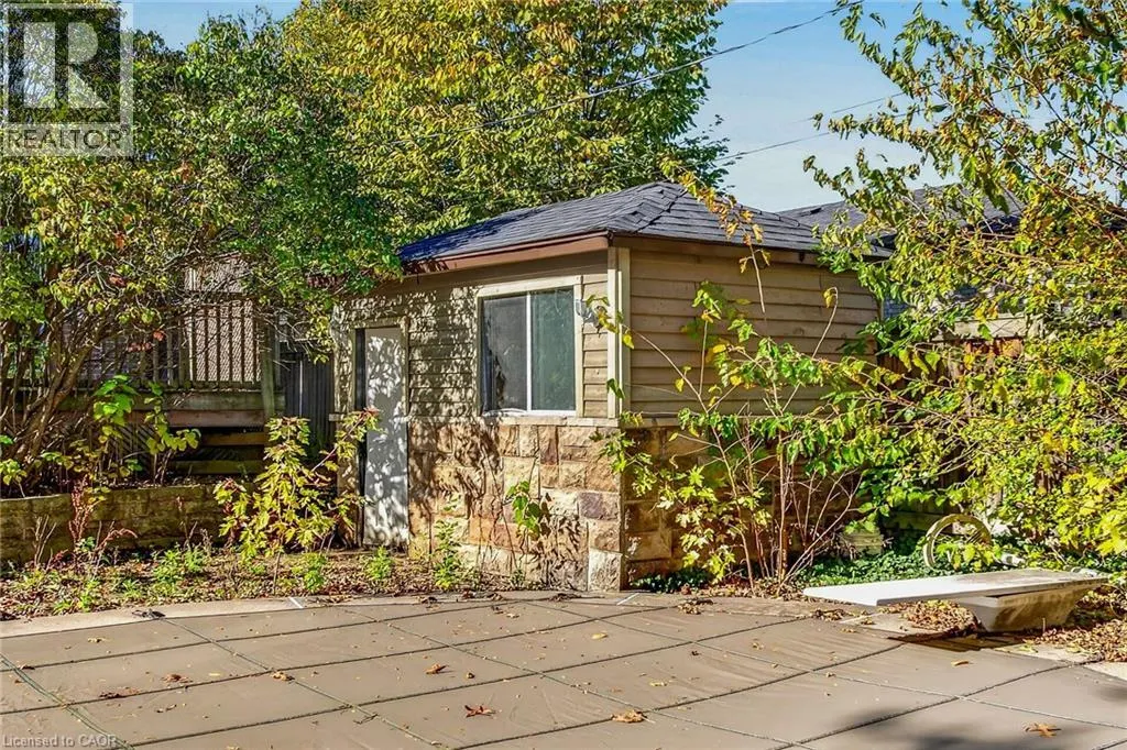 363 DUNCOMBE Drive