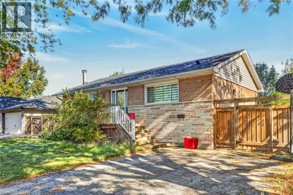 363 DUNCOMBE Drive