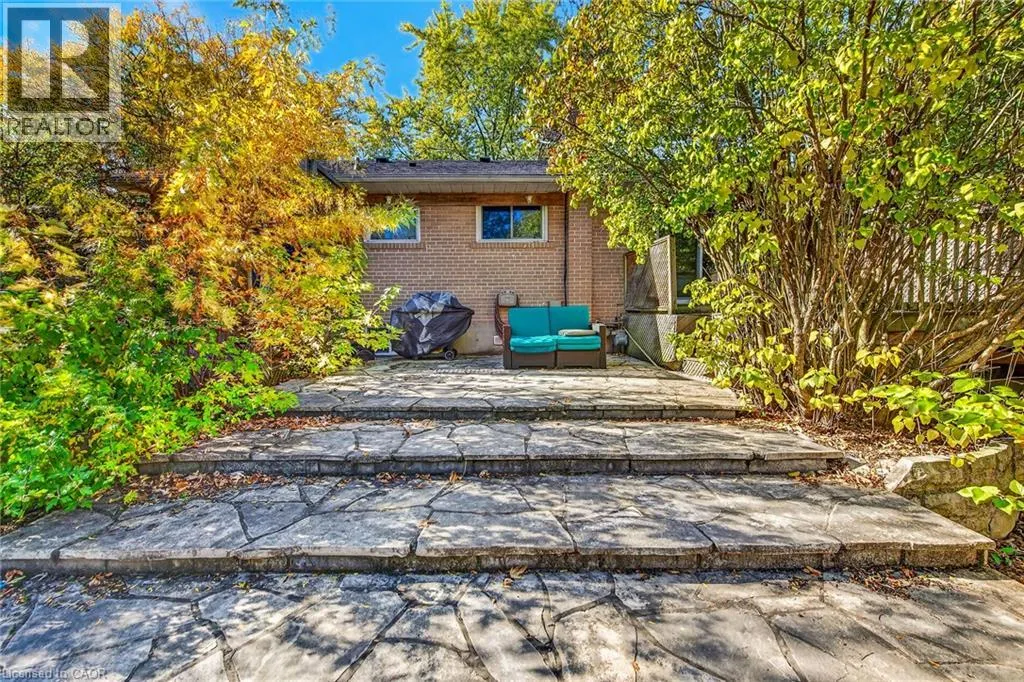 363 DUNCOMBE Drive